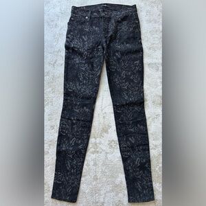 7 For All Mankind Lace Jeans
Size: 26
Used (Like New)